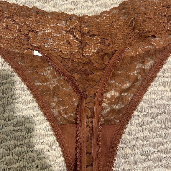 - International concepts brown thong - Picture 3 of 3